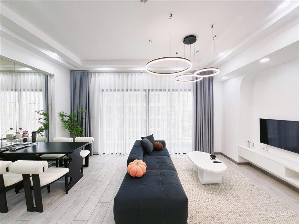 Bán căn 2pn tháp t4, căn góc, hỗ trợ vay 80%.  0936 721 *** mr. hoài
