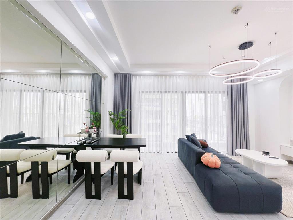 Bán căn 2pn tháp t4, căn góc, hỗ trợ vay 80%.  0936 721 *** mr. hoài