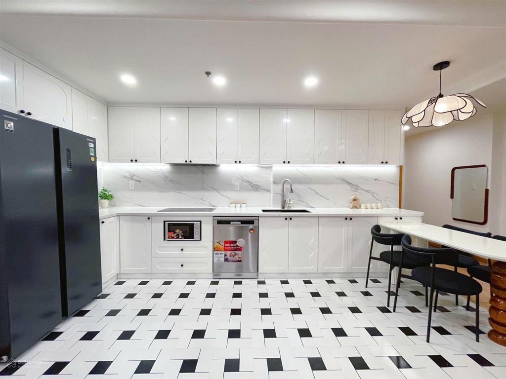 Bán căn hộ masteri thảo điền 2pn view sông tháp t4, diện tích 77m2, sổ hồng sẵn,  0936 721 ***