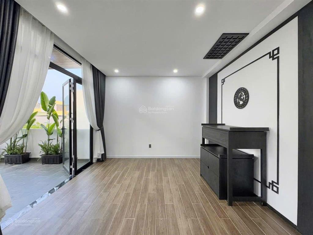 Giá tốt đầu tư chỉ 6.5 tỷ nhà nơ trang long  bình thạnh shr