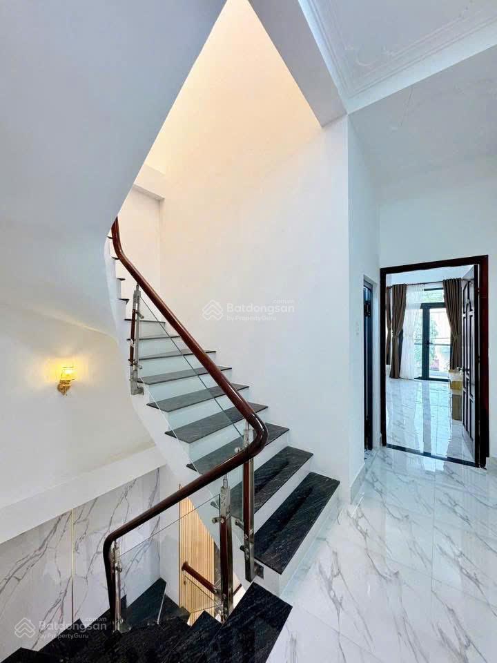 4 tỏi 650  chủ ngộp bán gấp nhà kha vạn cân  hbc cách phạm văn đồng chỉ 100m shr