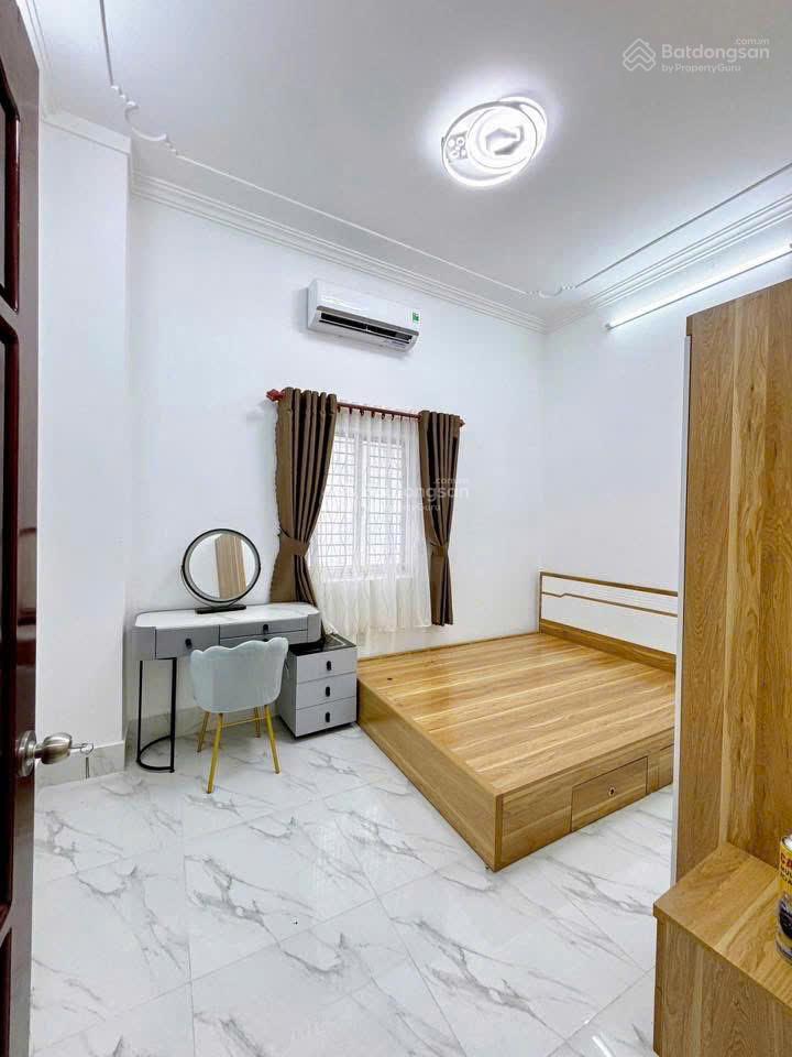 4 tỏi 650  chủ ngộp bán gấp nhà kha vạn cân  hbc cách phạm văn đồng chỉ 100m shr
