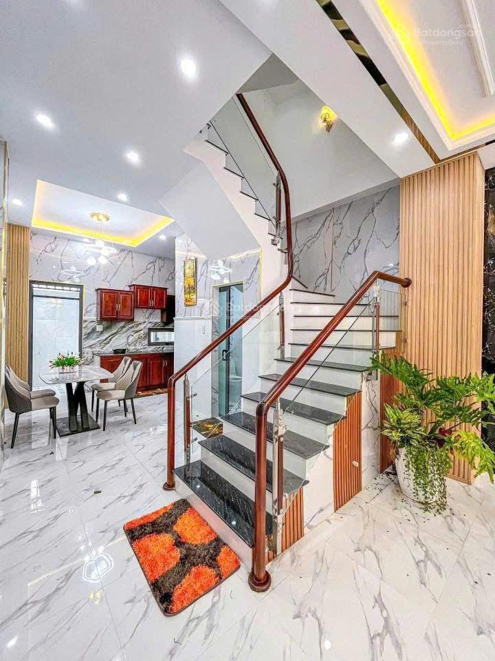 4 tỏi 650  chủ ngộp bán gấp nhà kha vạn cân  hbc cách phạm văn đồng chỉ 100m shr