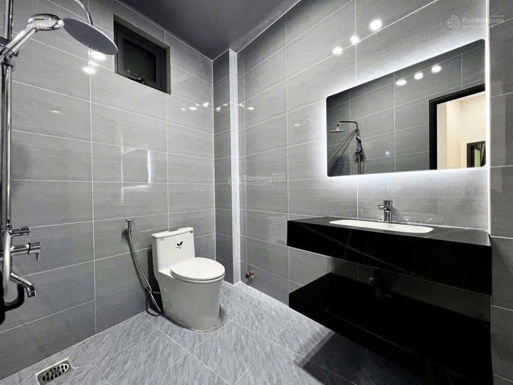 Đầu tư nhà dương quảng hàm sẵn hd thuê 15 triệu / tháng shr cách vincom chỉ 200m