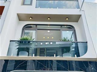 Bán gấp nhà trước tết 4tỷ550  hẻm 5m đường phạm văn đồng, q.thủ đức  dt 60.6m2 cách mt 20m