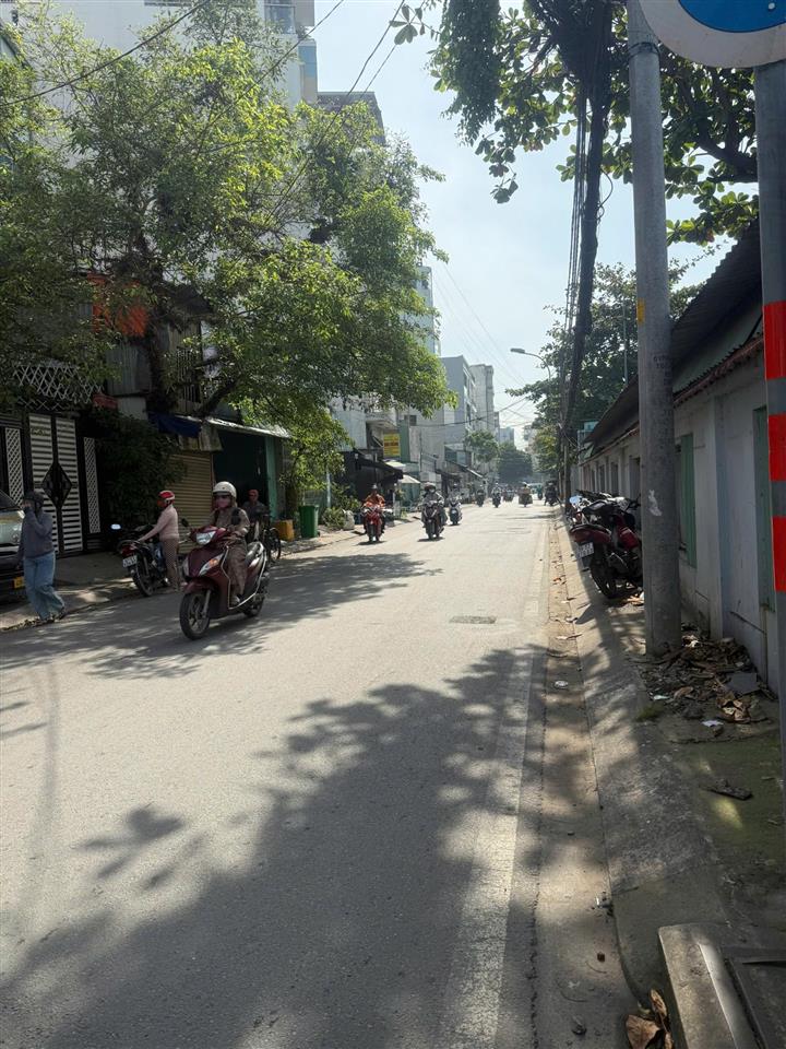 Chính chủ bán đất tặng nhà ở đinh bộ lĩnh (hẻm thông) có 3  4 phòng trọ
