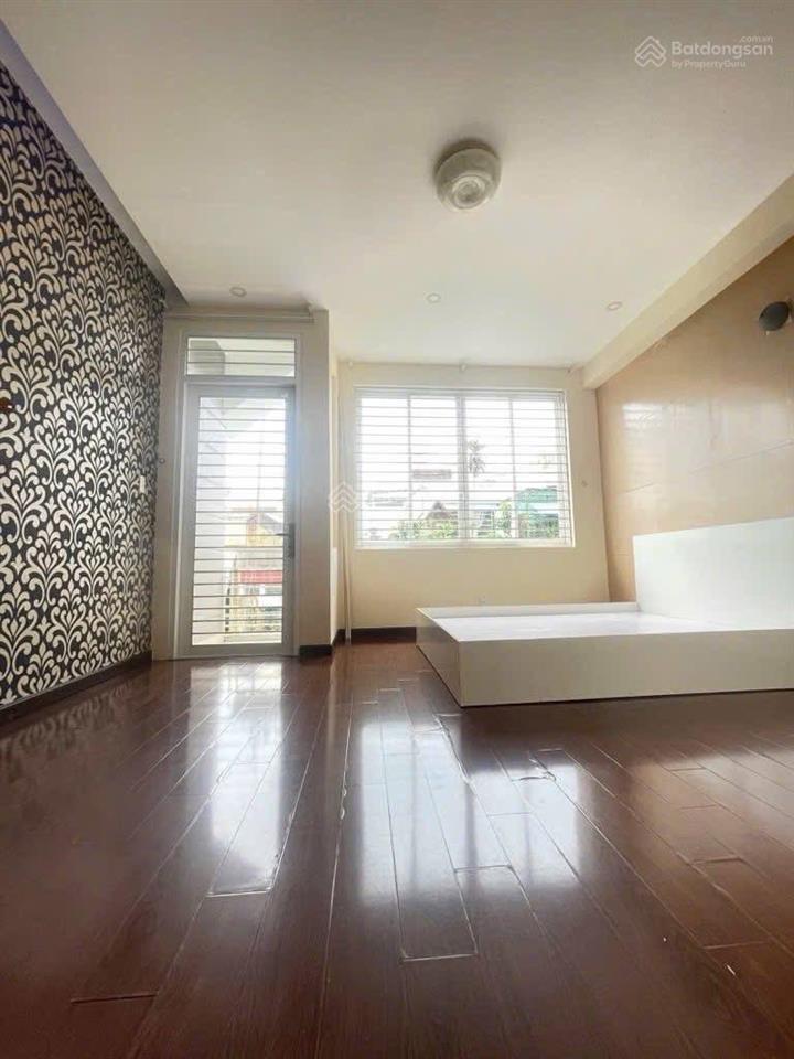 Diện tích 95,6m2  ngay kha vạn cân, thủ đức  hẻm 8m  cách mặt tiền chỉ 5 căn nhà