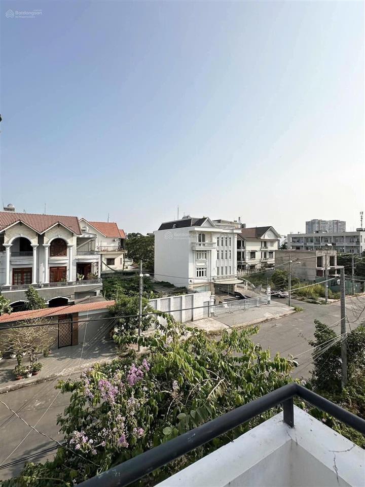 Bán nhà thủ đức chỉ 3 tỷ 250 ngay đường số 32 gần giga mall  ngang 6m  đường 12m  dt 120m2