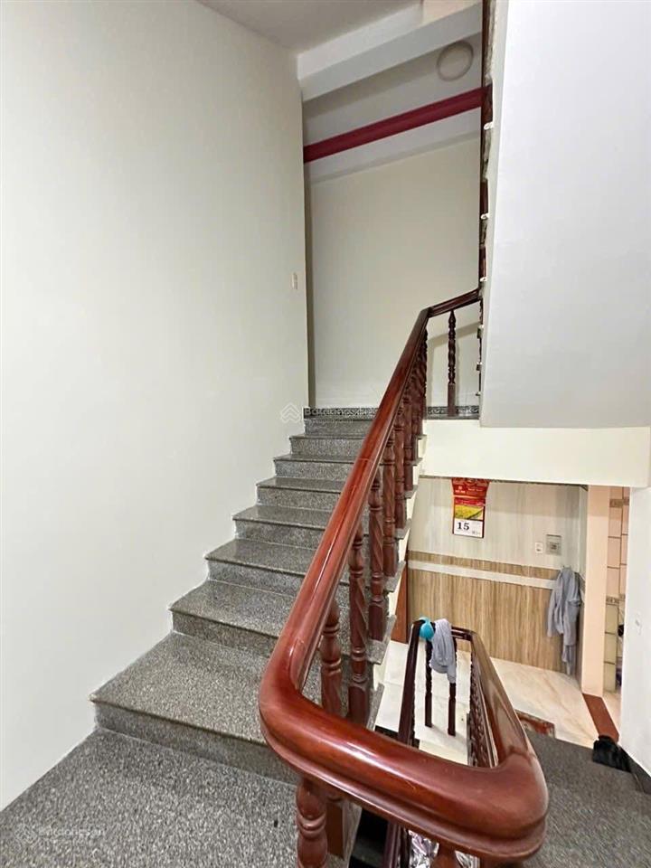 Bán nhà 3 tầng ngay trần hưng đạo  quận 5 đang cho thuê 16 triệu  full nội thất