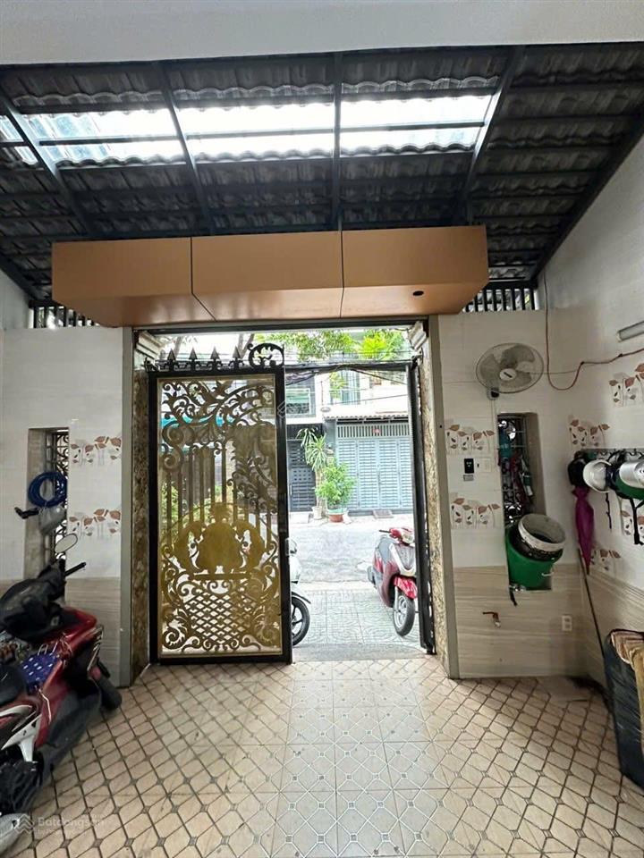 Bán nhà 3 tầng ngay trần hưng đạo  quận 5 đang cho thuê 16 triệu  full nội thất