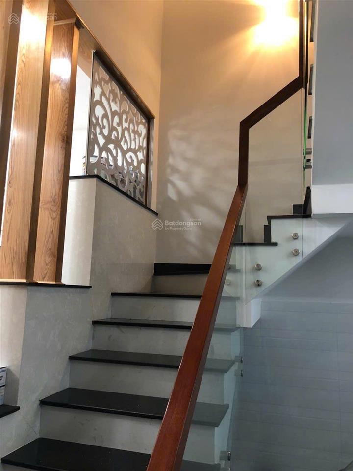 Bán nhà trần minh quyền, quận 10 hẻm xe hơi 5m, đang cho thuê 19 triệu  giá 5.2 tỷ  60m2  shr