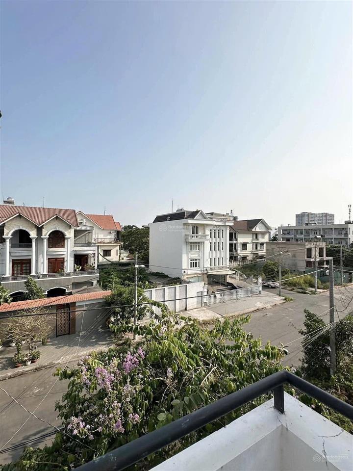 Bán nhà thủ đức ngay đường số 32 gần giga mall  ngang 6m  đường 12m  dt 120m2