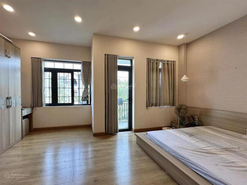 Bán nhà thủ đức ngay đường số 32 gần giga mall  ngang 6m  đường 12m  dt 120m2