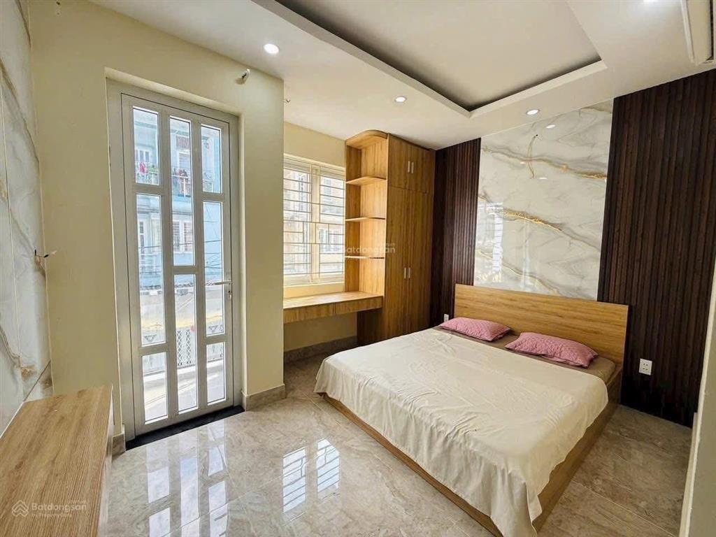 Cắt lỗ 350 triệu còn 1 tỷ 980  bán nhà đường ngô đức kế, bình thạnh | dt 46,1m2  hẻm xe hơi