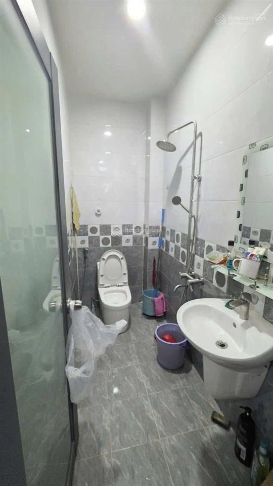 Bán nhà ngay chợ bàn cờ  đường nguyễn thiện thuật, quận 3  hẻm xe hơi  giá 2,54 tỷ