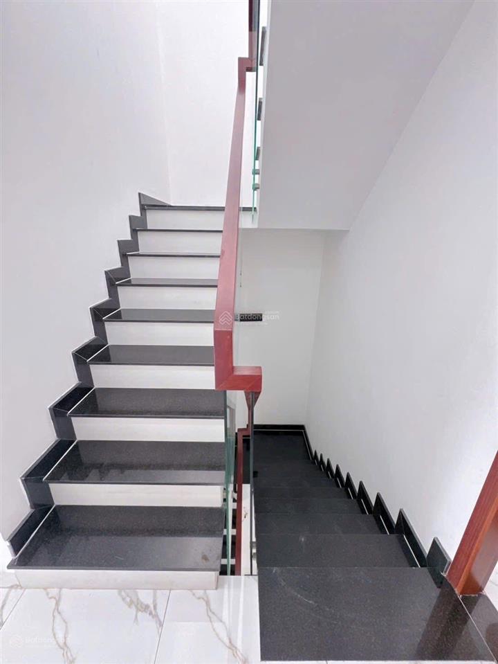3,59 tỷ nhà bán ngay phan văn hân, bình thạnh diện tích lớn 81,8m2 hẻm xe hơi  kinh doanh tốt