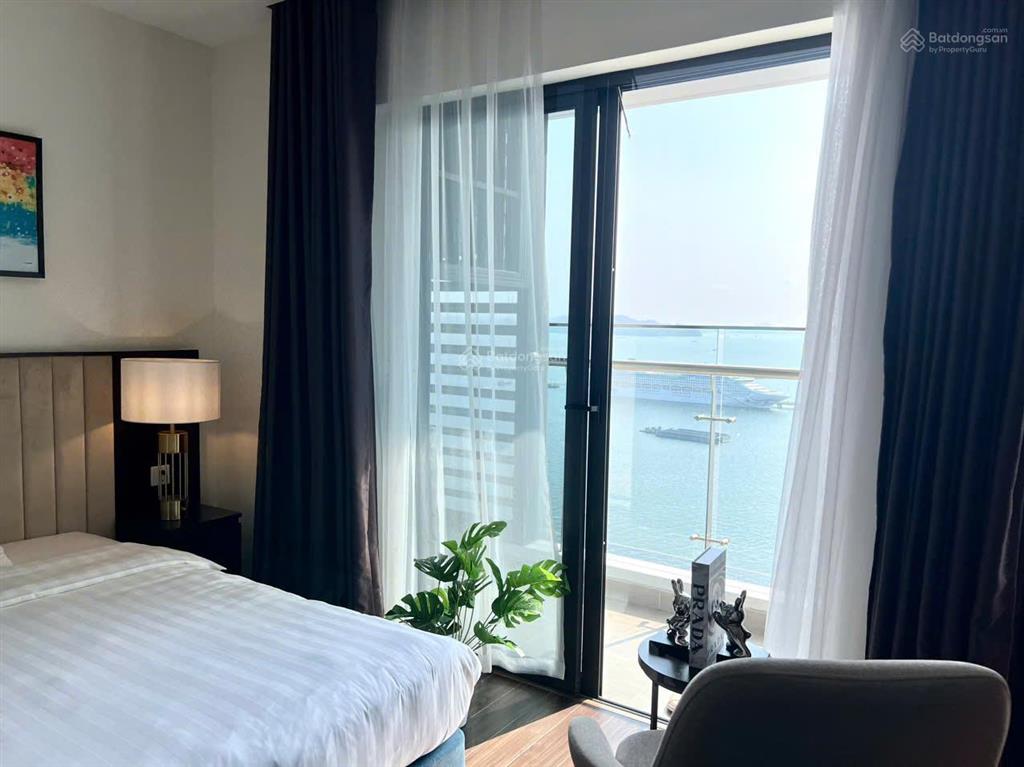 Căn hộ hiếm studio view thẳng biển tầng cao giá hơn 1.6 tỷ sẵn sổ ở ngay