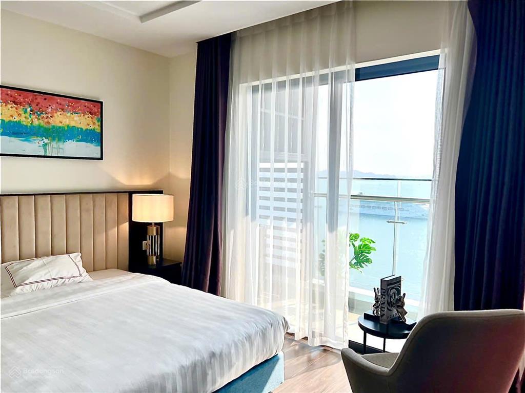 Căn hộ hiếm studio view thẳng biển tầng cao giá hơn 1.6 tỷ sẵn sổ ở ngay