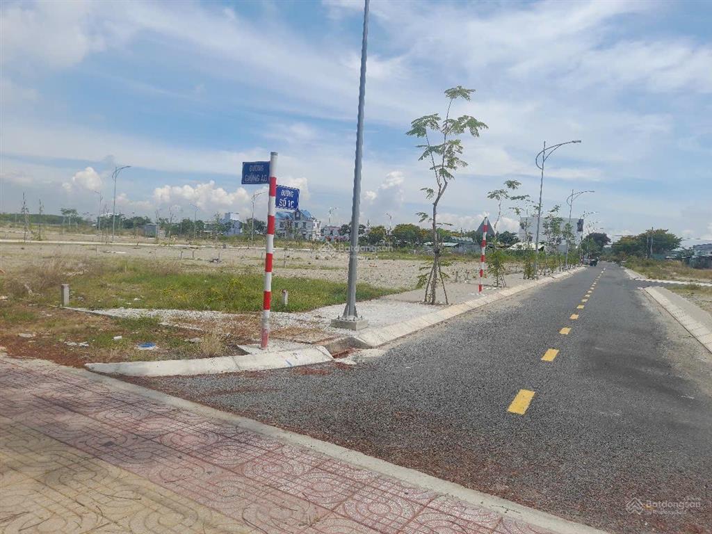 2.3 tỷ  bán gấp đất đ. tắc xuất, cần thạnh gần da vingroup cần giờ, shr. dt 80m2