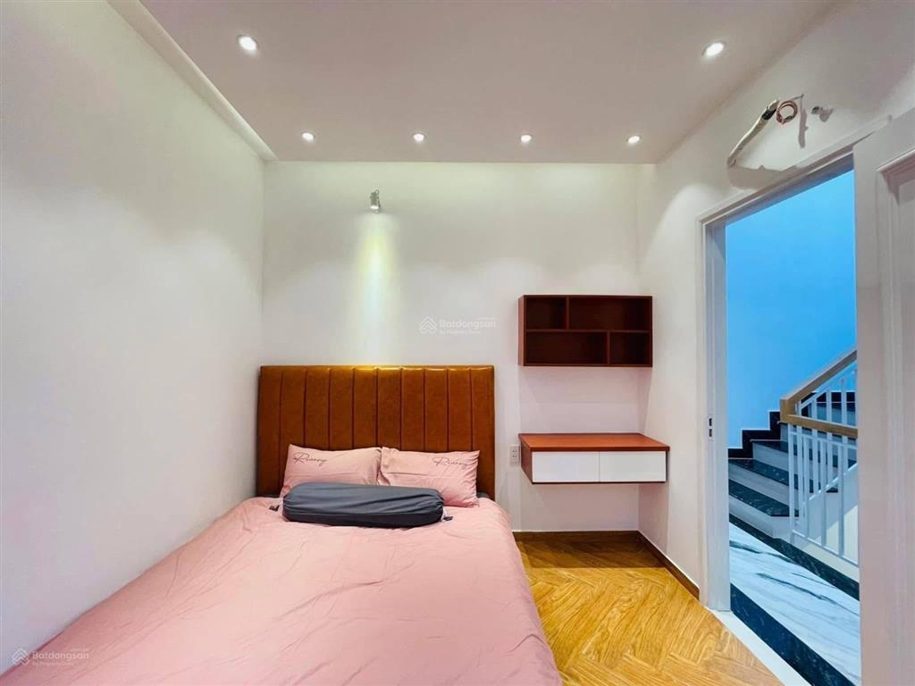 Kẹt vốn kinh doanh bán nhà hẻm 6m đường trường sa, phường 13, phú nhuận. giá 3tỷ250/67m2