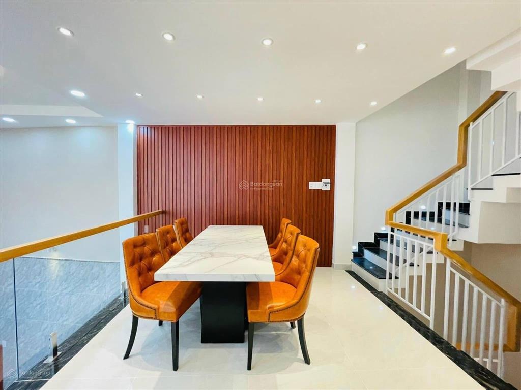 Kẹt vốn kinh doanh bán nhà hẻm 6m đường trường sa, phường 13, phú nhuận. giá 3tỷ250/67m2