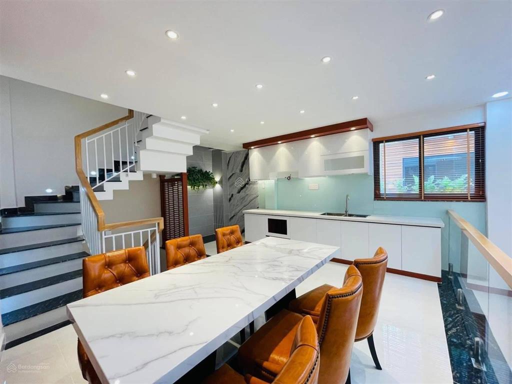 Kẹt vốn kinh doanh bán nhà hẻm 6m đường trường sa, phường 13, phú nhuận. giá 3tỷ250/67m2