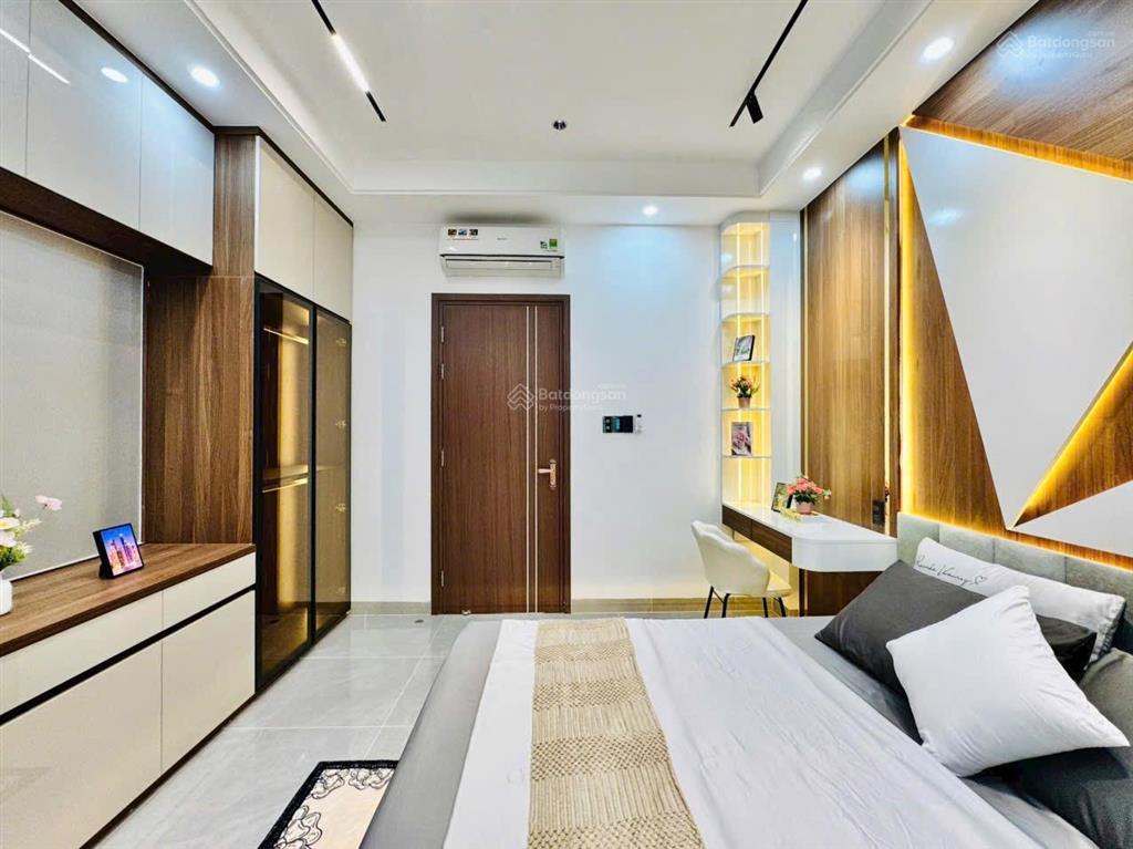 3tỷ2  bán nhanh nhà phan văn hân, bình thạnh, gần thảo cầm viên, dt 60m2. hẻm kd 6m, sổ sẵn