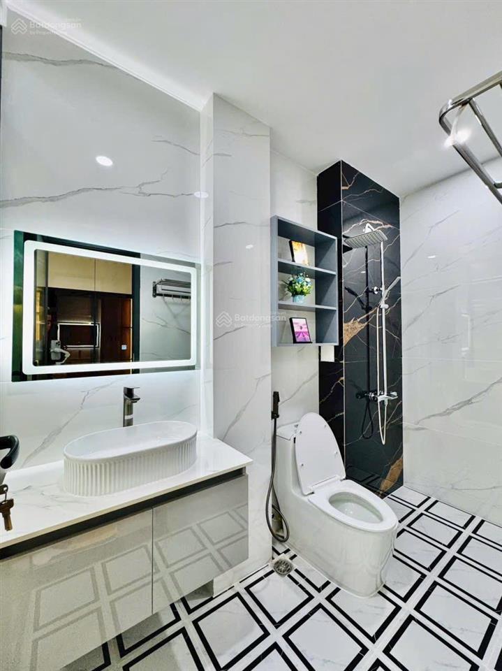 3tỷ2  bán nhanh nhà phan văn hân, bình thạnh, gần thảo cầm viên, dt 60m2. hẻm kd 6m, sổ sẵn