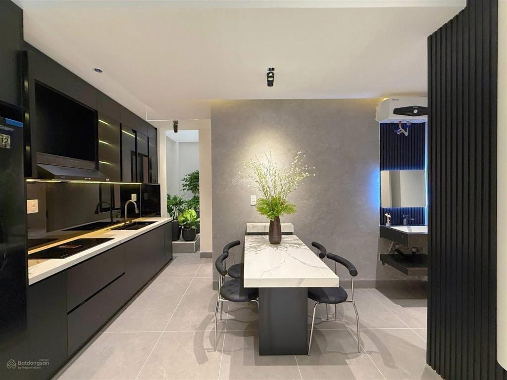 7,2 tỷ bán gấp nhà bến vân đồn, quận 4 đang cho thuê 12tr/tháng. gần cầu ông lãnh sát quận 1
