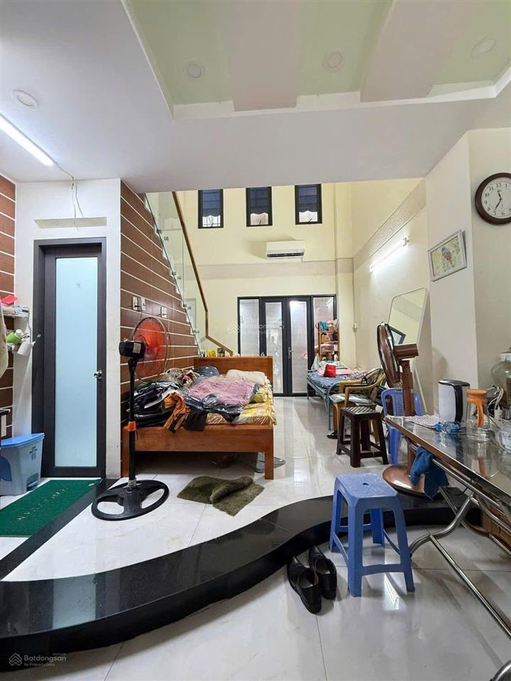 Vợ chồng tôi cần bán nhà lãnh binh thăng, p.13, quận 11  giá 3tỷ150/49m2. bao ra sổ, gấp gấp