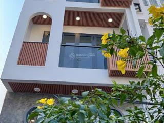 Tôi cần bán gấp nhà nam kỳ khởi nghĩa, quận 3  59,3m2  giá 9.9tỷ. nhà 3 lầu mới