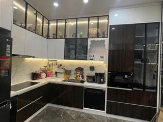 Bán nhà 3 tầng ngay trung tâm quận 3  gần chợ. thang máy vip. dt 60m2.  0896 994 *** (nhi)