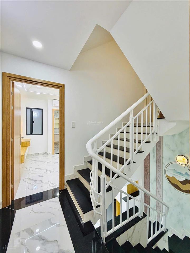 3 tỷ 850  siêu phẩm nguyễn đình chiểu, quận 3 (dt 65m2). đang cho thuê 20tr/th. sổ hồng riêng