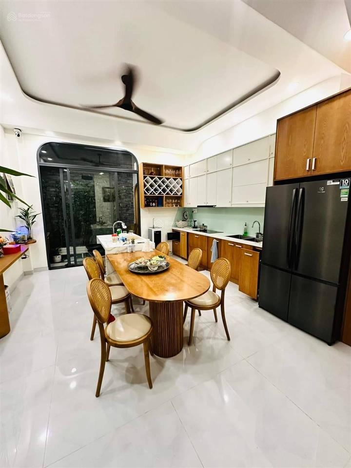 Chính chủ bán căn 90m2 đường bà lê chân, tân định, quận 1  giá 5.9 tỷ. đường 6m