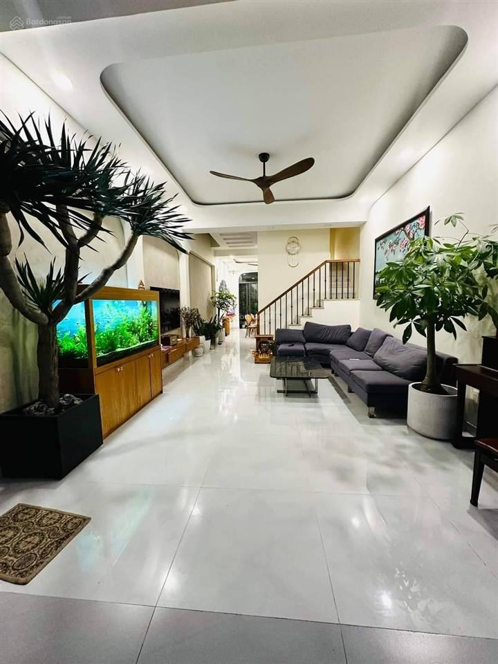 Chính chủ bán căn 90m2 đường bà lê chân, tân định, quận 1  giá 5.9 tỷ. đường 6m