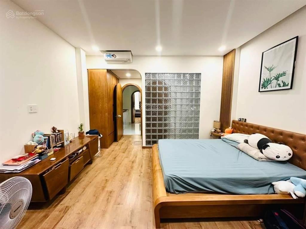 Chính chủ bán căn 90m2 đường bà lê chân, tân định, quận 1  giá 5.9 tỷ. đường 6m