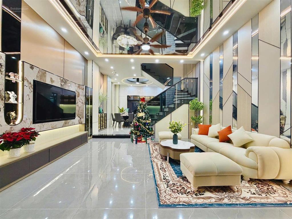 6.45 tỷ  bán nhà pasteur quận 3 (114,3m2) hẻm 8m xe hơi, sổ hồng riêng. dòng tiền 2000$ / tháng