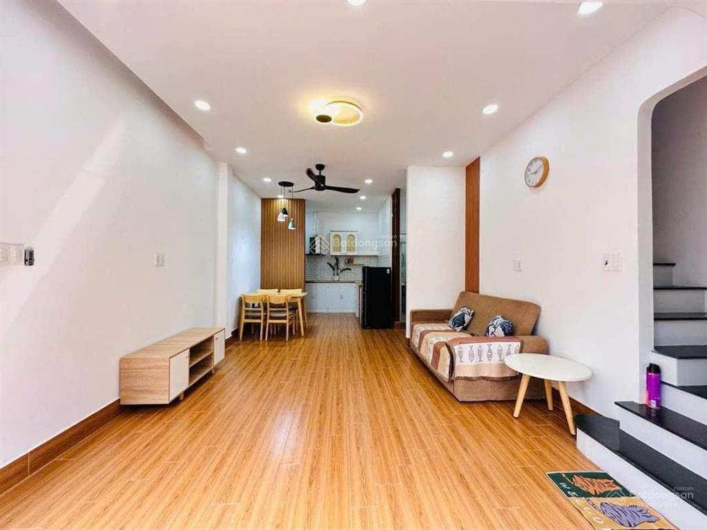 Trả trước 800tr. bán gấp nhà bình thạnh giá 1 tỷ 500. nhà 38m2 nơ trang long hẻm 5m thông. sổ riêng