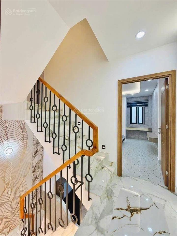 4 tỷ 250  giữ tiền trung tâm quận 1  nhà mai thị lựu  50m2  có dòng tiền 22 triệu / tháng