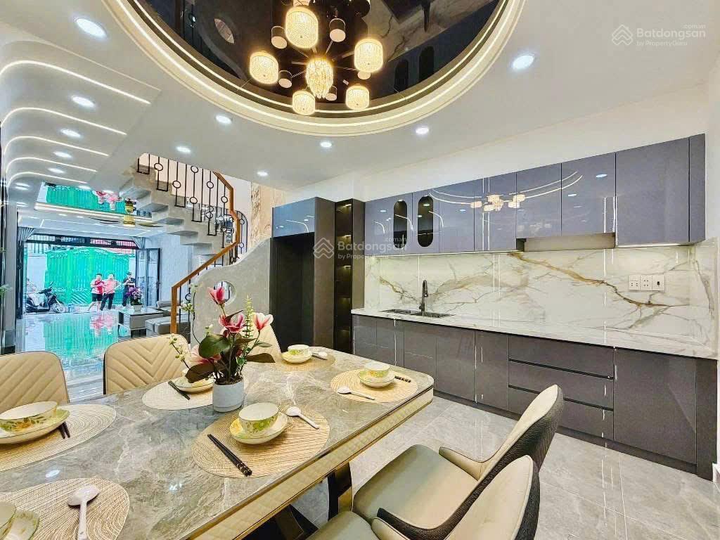 4 tỷ 250  giữ tiền trung tâm quận 1  nhà mai thị lựu  50m2  có dòng tiền 22 triệu / tháng