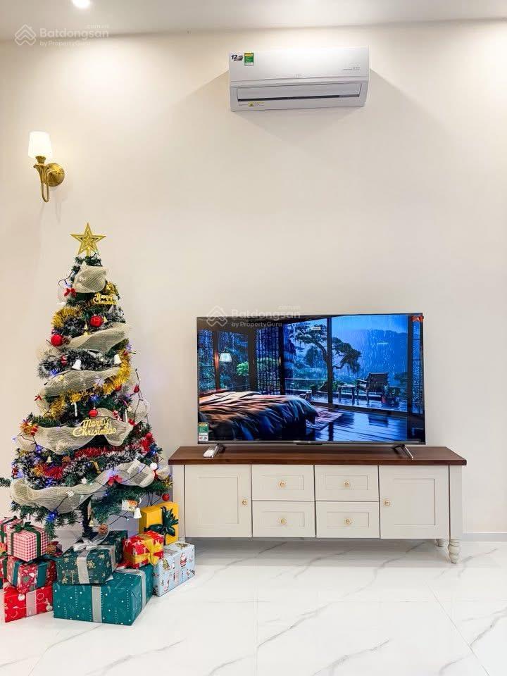 2.9 tỷ  nhà ngợp đường nguyễn hữu cầu, tân định, quận 1. duy nhất 1 căn cho thuê 15tr/tháng