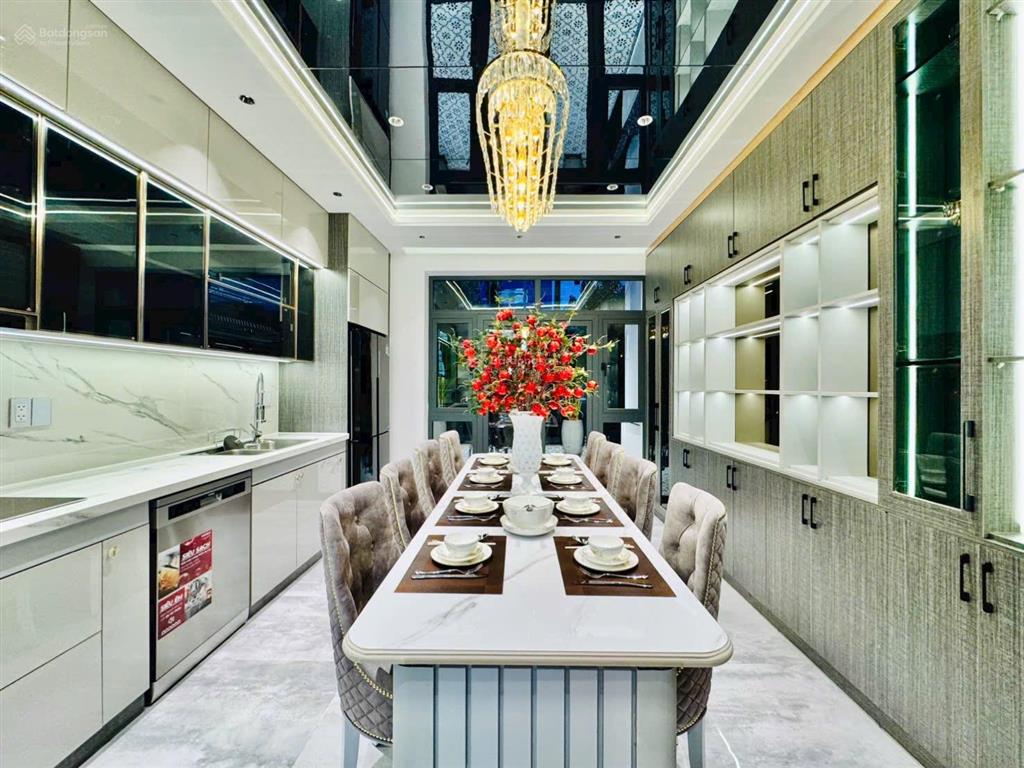 Chính chủ ra gấp căn 50m2 tại nguyễn thị minh khai, quận 3  đường 8m. đang cho thuê 30triệu/tháng