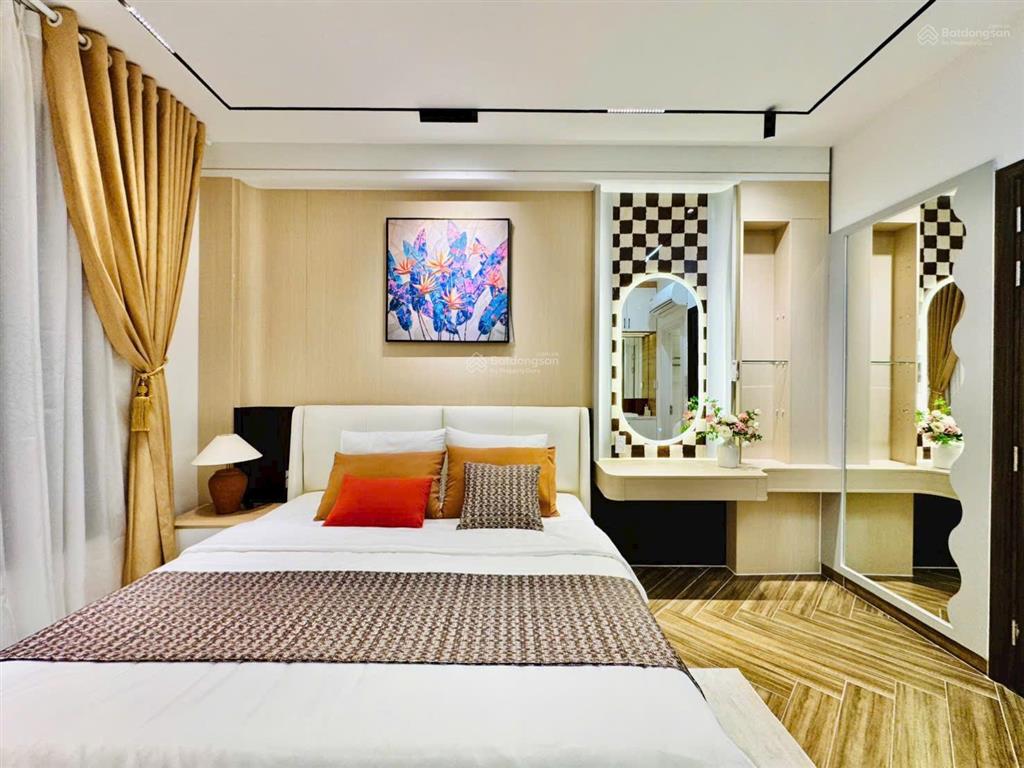 Chính chủ ra gấp căn 50m2 tại nguyễn thị minh khai, quận 3  đường 8m. đang cho thuê 30triệu/tháng