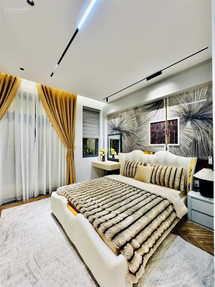 Chính chủ ra gấp căn 50m2 tại nguyễn thị minh khai, quận 3  đường 8m. đang cho thuê 30triệu/tháng