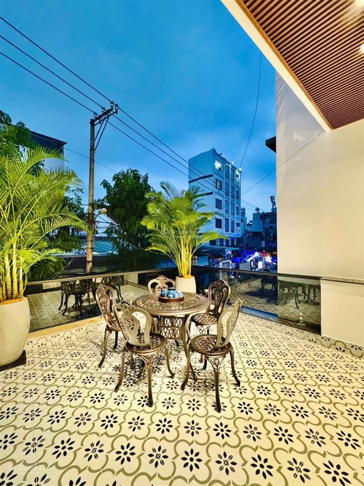 Chính chủ ra gấp căn 50m2 tại nguyễn thị minh khai, quận 3  đường 8m. đang cho thuê 30triệu/tháng