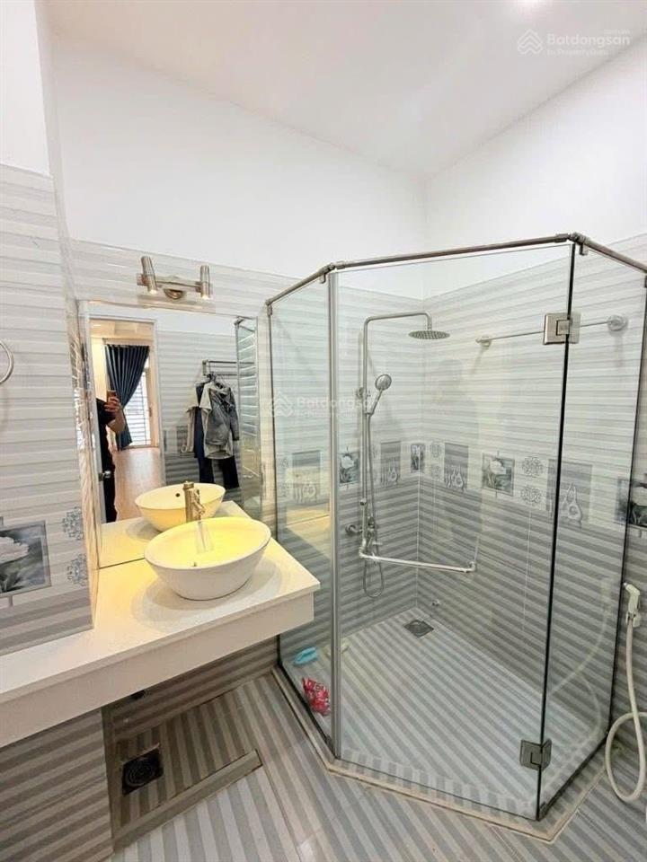 Ngộp  nhà trần cao vân, phú nhuận giá 2 tỷ 350 | hẻm xe hơi | có dòng tiền 14 triệu / tháng