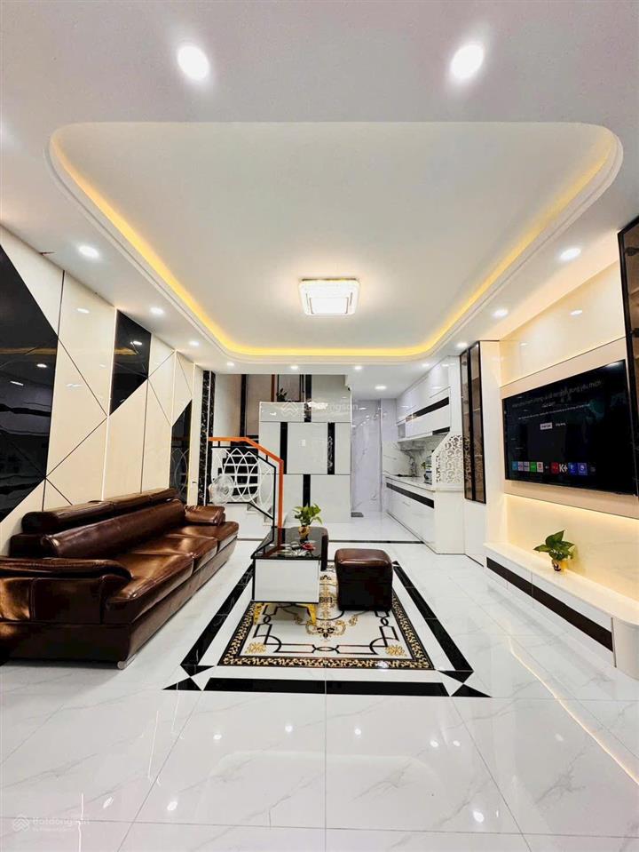 Nhà lê thánh tôn quận 1 gần chợ bến thành 58m2 giá 4 tỷ 550. đầu tư cho thuê cực dễ. sổ hồng sẵn