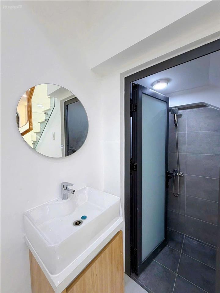 Bán gấp nhà 2tỷ7 đ.hoàng hữu nam gần novanland golf park q9. shr hoàn công đủ, sẵn hd cho thuê