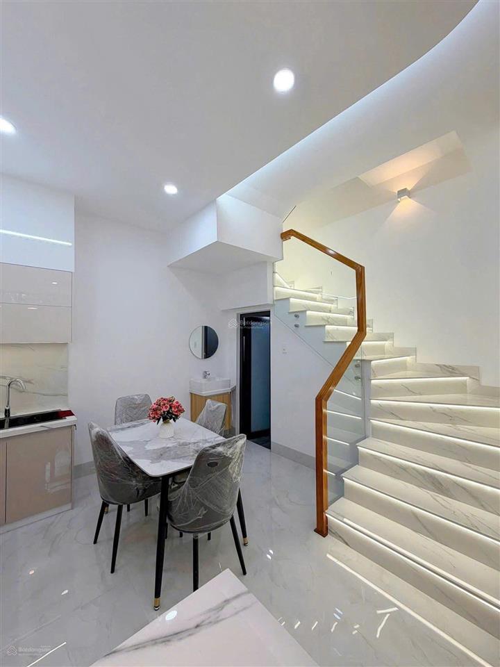 Bán gấp nhà 2tỷ7 đ.hoàng hữu nam gần novanland golf park q9. shr hoàn công đủ, sẵn hd cho thuê