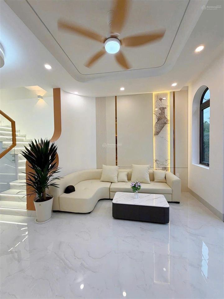 Bán gấp nhà 2tỷ7 đ.hoàng hữu nam gần novanland golf park q9. shr hoàn công đủ, sẵn hd cho thuê